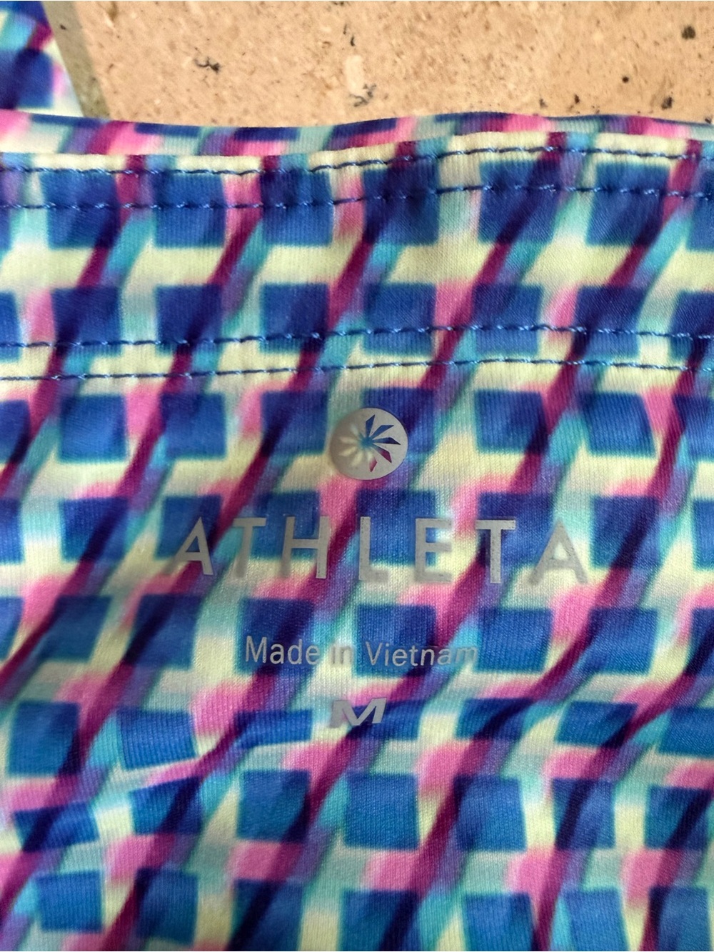 Athleta Vivid Sonar Capri Leggings Hombre Geometric Print Women’s Size Medium - Picture 4 of 10